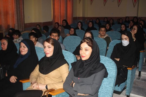 جشن دانش‌آموزان مدارس استثنایی شهرستان بوشهر به‌مناسبت میلاد حضرت زهرا (س) و روز مادر