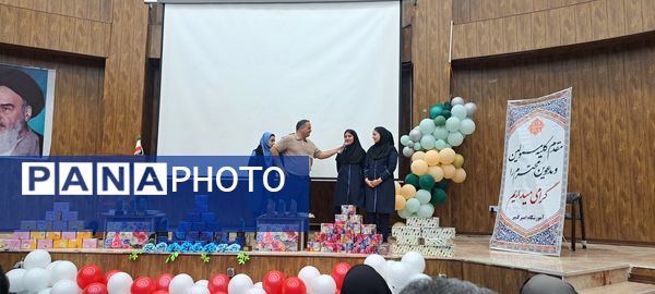 برگزاری مراسم تقدیر از دانش آموزان رتبه برتر آموزشگاه امیر کبیر ملارد