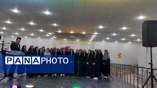  جشن  شب یلدا دبیرستان نمونه دولتی مهرورزان
