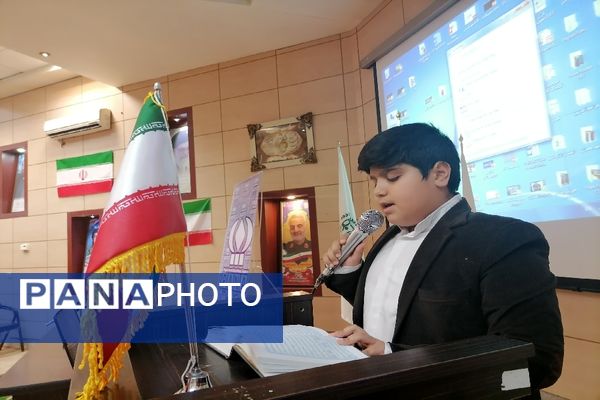 تقدیر از دانش‌آموز خبرنگاران فعال ناحیه 2 مشهد