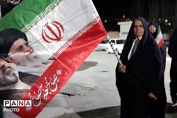 مردم بن تا پیروزی نهایی در خیابان می‌مانند