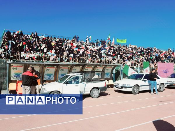 راهپیمایی یوم الله ۲۲  بهمن با حضور پرشور مردم در بوشهر 