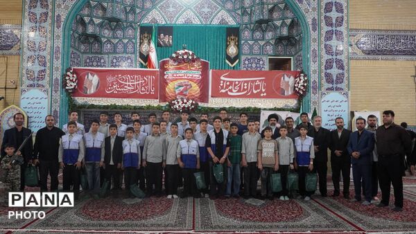 نمازجمعه؛ جلوه‌ای از وحدت و همبستگی دانش‌آموزان در هفته بسیج دانش‌آموزی