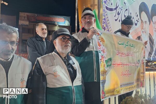 پنجاهمین اجتماع مردم فیروزکوه در هوای بارانی