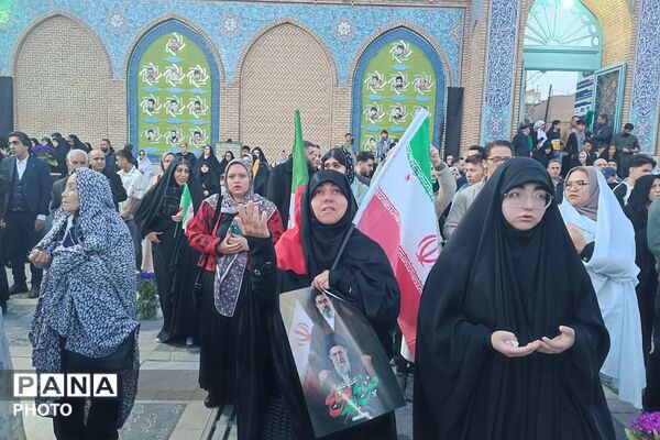 طنین اقتدار در لحظه تحویل سال نو بر فراز گنبد فیروزه ای؛ هفت سین مقاومت در پیشوا