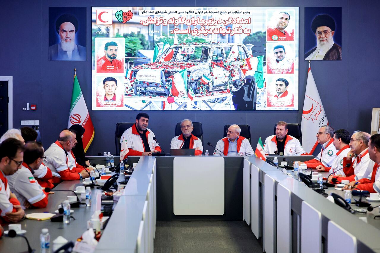 پزشکیان: باید با منطق، یکدیگر را قانع کنیم/ ضرورت پرهیز از دعوا و تخریب 