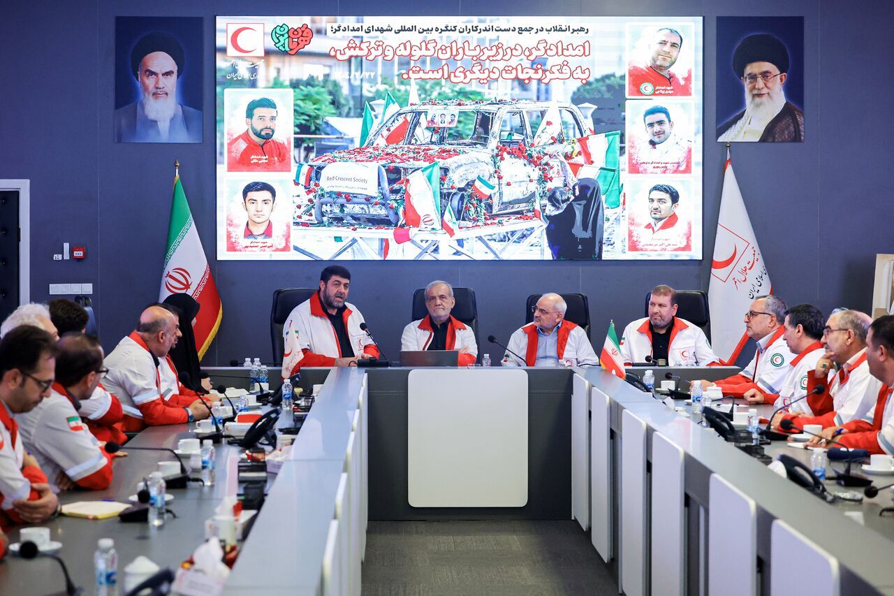 پزشکیان: باید با منطق، یکدیگر را قانع کنیم/ ضرورت پرهیز از دعوا و تخریب 
