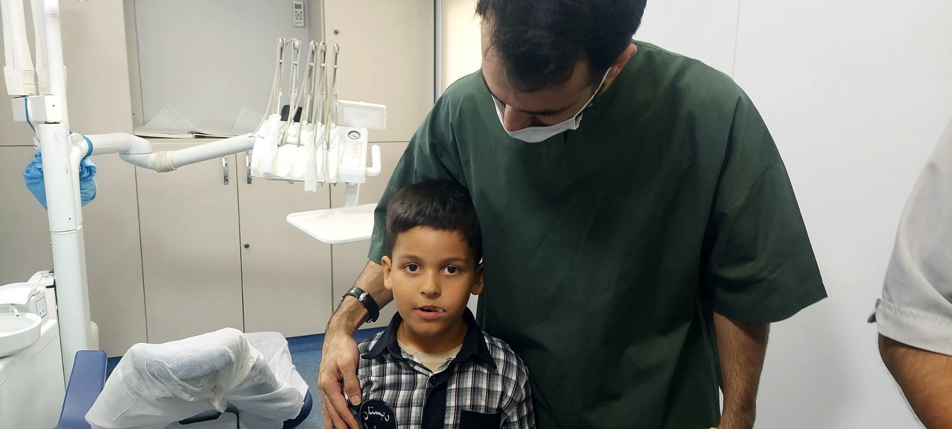 ارائه خدمات دندانپزشکی رایگان برای دانش‌آموزان مناطق کم برخوردار محمدشهر و ماهدشت کرج