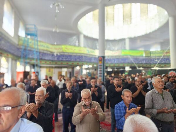 حضور مردم شهر ورنامخواست در سالروز اقامه اولین نماز جمعه در جمهوری اسلامی ایران