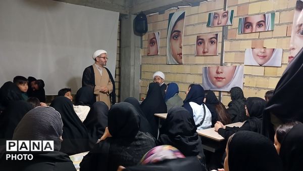 پاتوق «نوجوانان مبارز» در محمدشهر کرج  