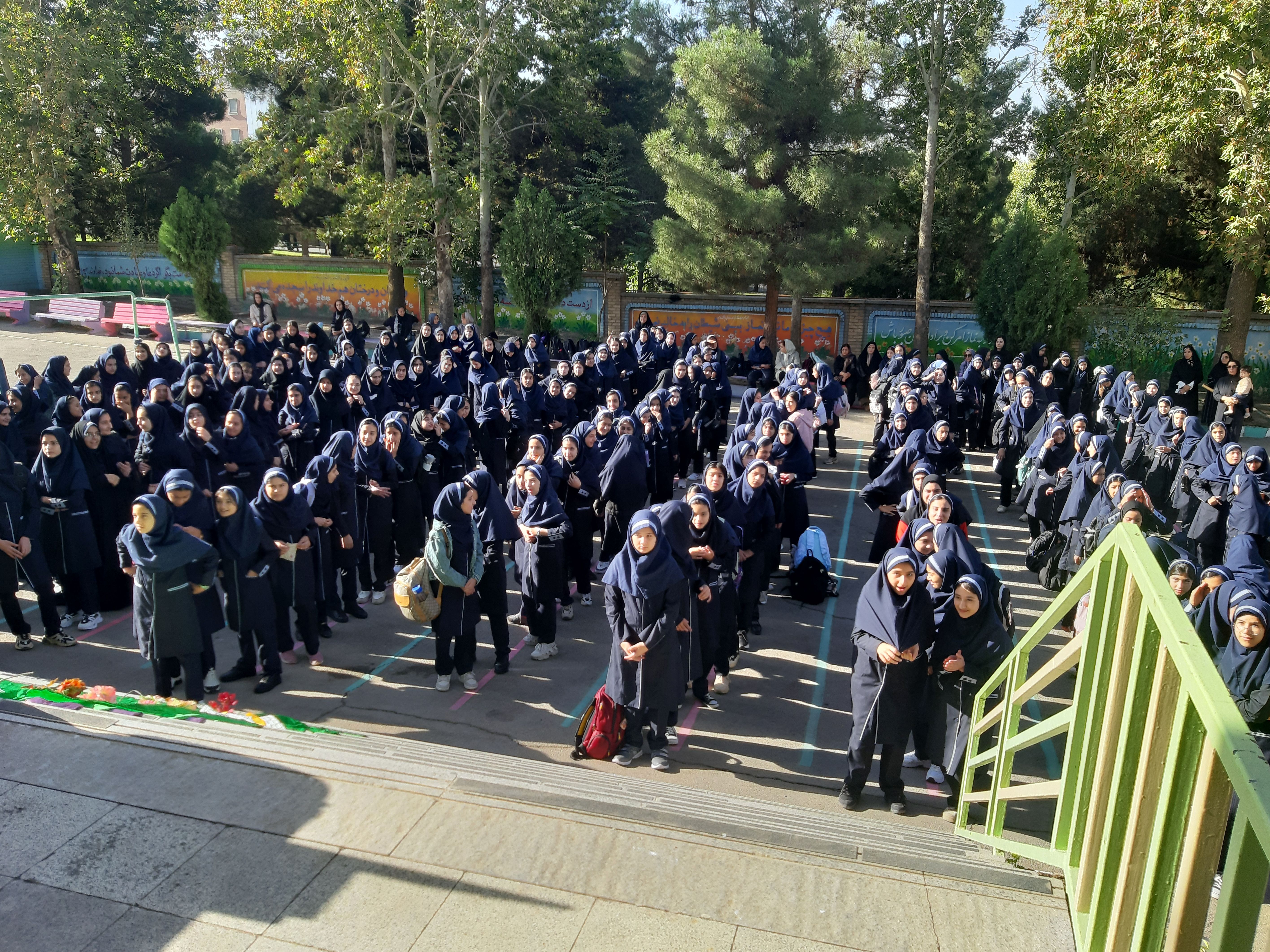 ماه دانایی فرا میرسد