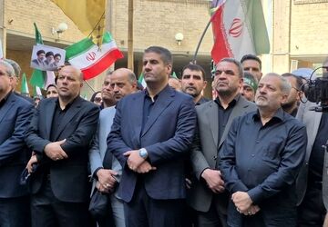 وداع دانش‌آموزان و فرهنگیان با رهبر شهیدشان