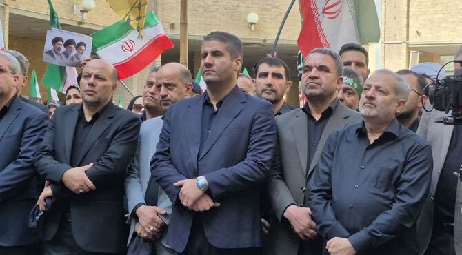 وداع دانش‌آموزان و فرهنگیان با رهبر شهیدشان