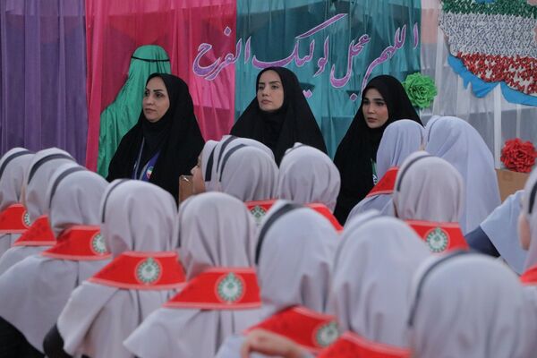 بهارستان دو صحنه همفکری، همدلی و همکاری پیشتازان در همایش یاوران انقلاب