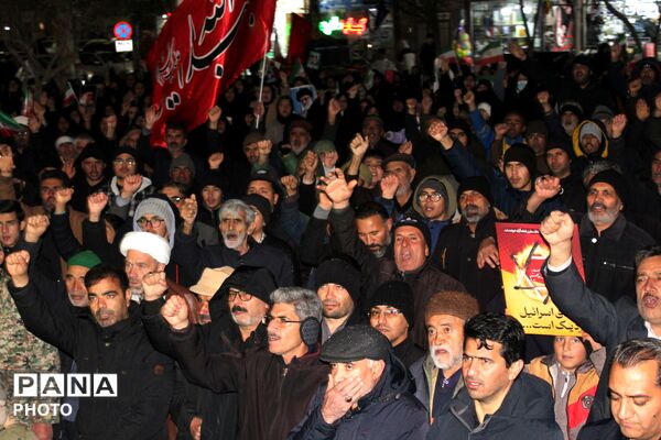 حضور گسترده و چشمگیر مردم فاروج در چهارمین شب شهادت رهبر معظم انقلاب 