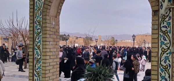 آیین چراغ برات در مزار شهیدان خلیل آباد 