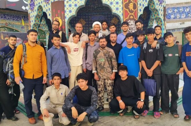حضور دانش‌آموزان بسیجی کهگیلویه وبویراحمد در مراسم وداع با قائد شهید امت 
