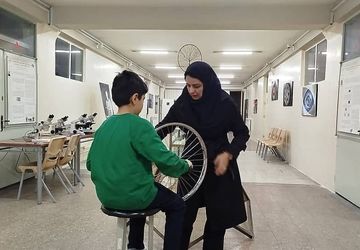 اینجا علم زنده است