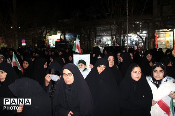 حضور گسترده و چشمگیر مردم فاروج در چهارمین شب شهادت رهبر معظم انقلاب 