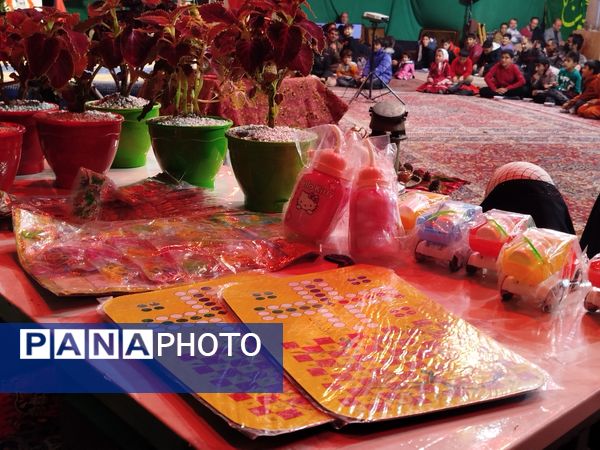 جشن بزرگ یلدا با عطر مادرانه در مجمع انصارالحسین