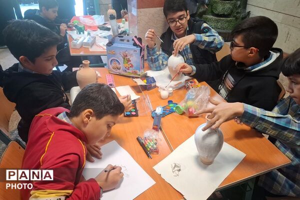 توزیع شیر رایگان در دبستان علی‌اکبر طالبی شهرری