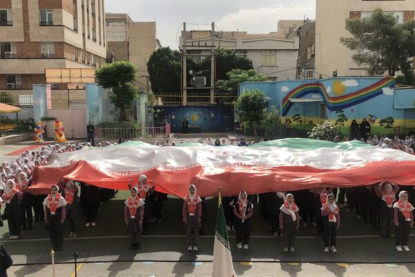 بیست و ششمین سالروز تاسیس سازمان دانش‌آموزی در دبستان طواف و معماریان ناحیه دو شهرری 