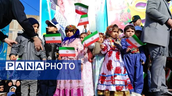 راهپیمایی عظیم 22 بهمن در شهرستان مرزی پارس آباد 