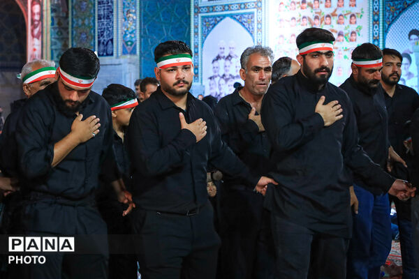 عزاداری سنتی شب هشتم محرم در «حسینیه حرم»
