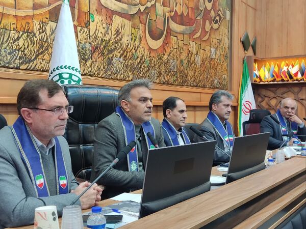 نشست هم‌اندیشی مسئولان سازمان دانش‌آموزی استان فارس روز دوم
