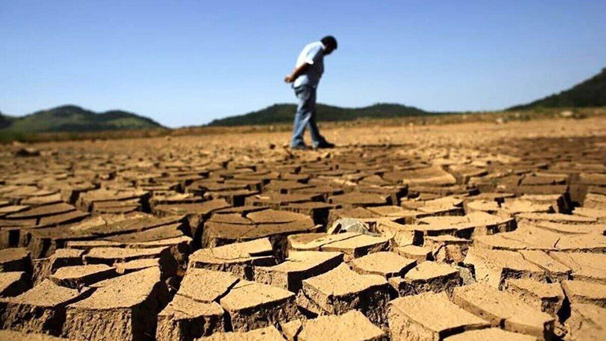 زبانه های 11 همت آتش خشکسالی