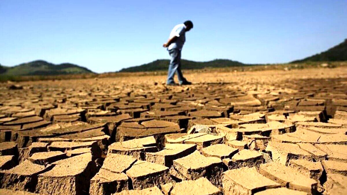 زبانه های 11 همت آتش خشکسالی