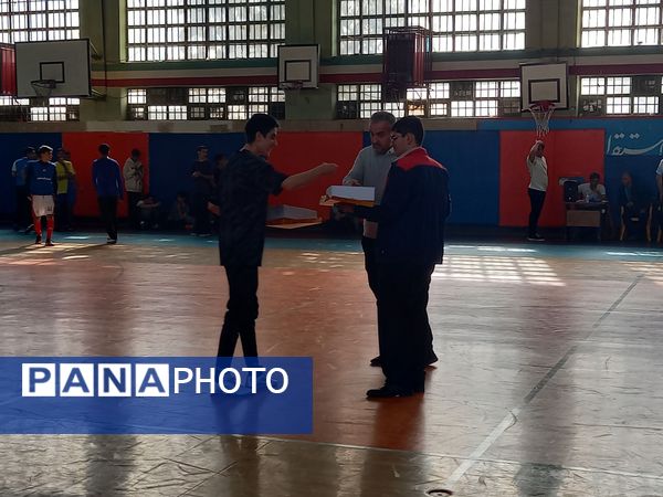 برگزاری مسابقه‌ فوتسال دانش‌آموزی توسط دبیرستان شاهد مهدیون