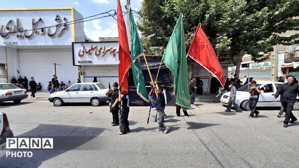 آیین عزاداری صبح تاسوعا در هیئت علی‌اکبر با حضور دانش‌آموزان