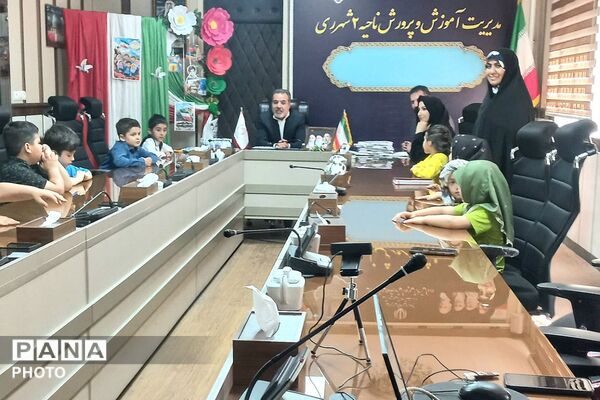 تقدیر از نو آموزان پرتلاش در پویش «مشت کوچک، بدرقه بزرگ» ناحیه دو شهرری 