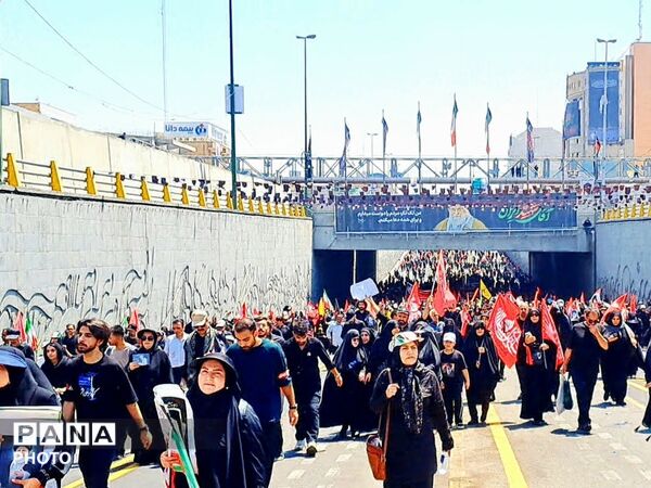 آخرین سلام؛ از میدان انقلاب تا میدان آزادی، تهران در آیین وداع با رهبر شهید