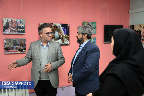 بازدید مدیر روابط عمومی بیمه معلم از نمایشگاه نوراوی اعتکاف