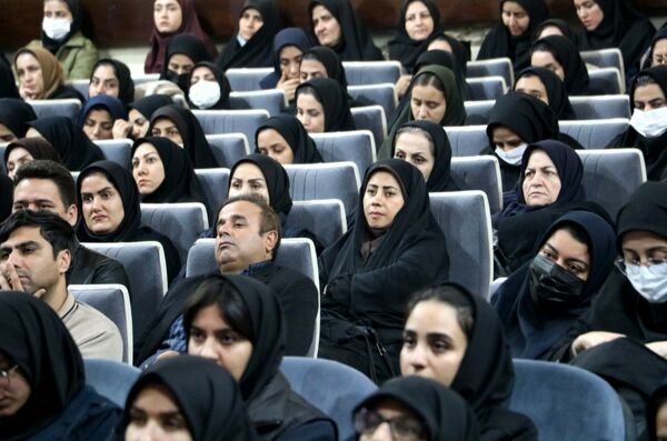 همایش «پازل هویت» 