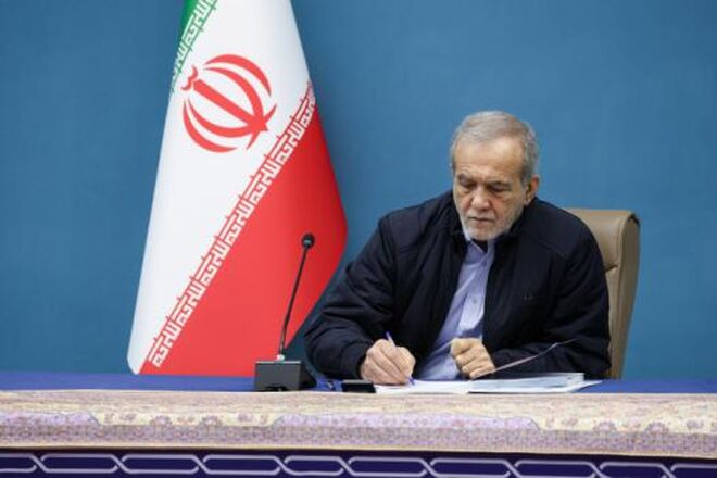 امروز دانشگاه‌ها و جامعه علمی مسئولیتی مهم در مسیر پیشرفت و حل مسائل کشور دارند