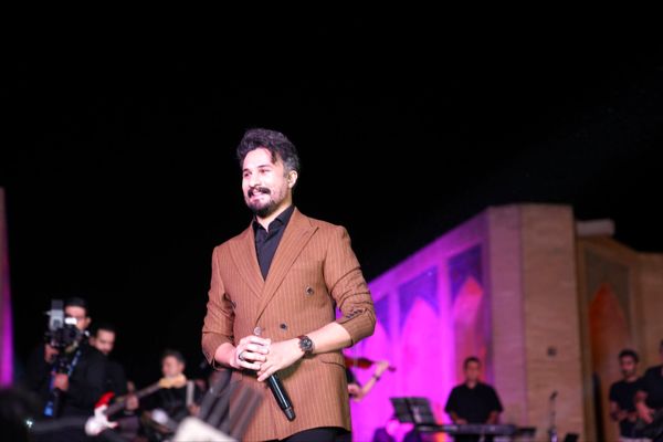 استقبال پرشور مردم از جشن امت ماه در اصفهان