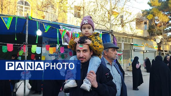 حضور مردم در مهمانی کیلومتری اعیاد شعبانیه نیشابور