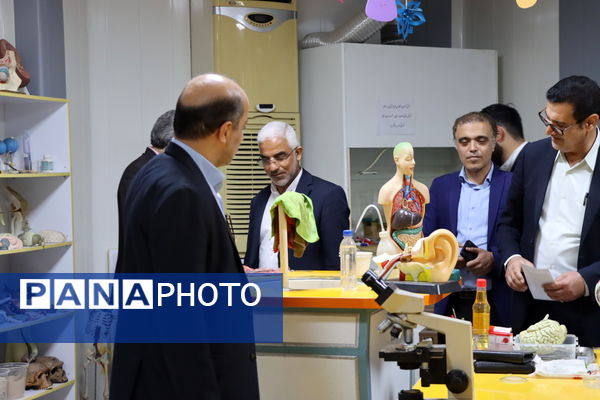  بازدید معاون وزیر و رئیس مرکز روابط‌ عمومی وزارت آموزش و پرورش از پژوهش‌سرای شهید خوشبخت بوشهر