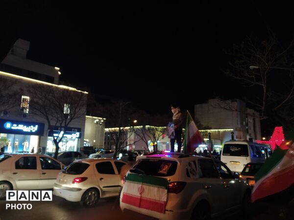 حضور پر صلابت مردم مشهد در راهپیمایی عزاداری 