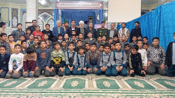 نماز جمعه با حضور دانش‌آموزان فعال بسیجی شهر بن