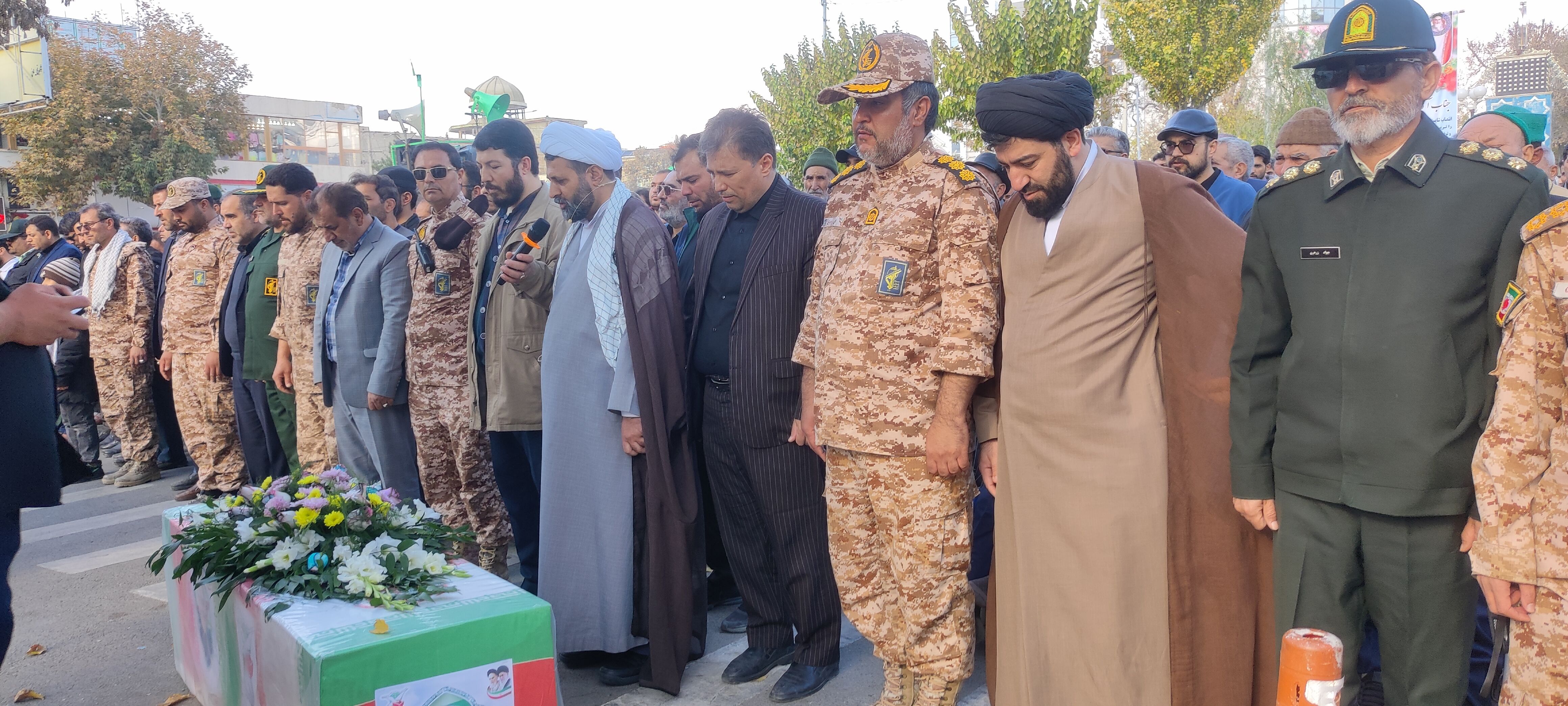 وداع با پیکر جانباز شهید، عبدالحسین خاکشور در شهرستان شیروان