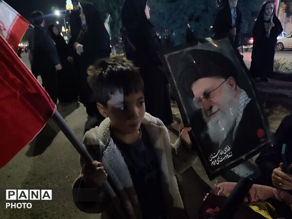 قاب پانا میزبان اجتماع پرشور مردمان ولایت مدار نیشابور در بلوار فضل