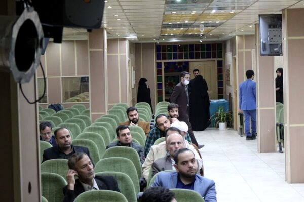 نشست تخصصی اجرای طرح نماد و لیگ جت در مدارس متوسطه ناحیه یک یزد