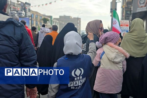 خروش مردمی در خیابان‌های رباط‌کریم در 22بهمن