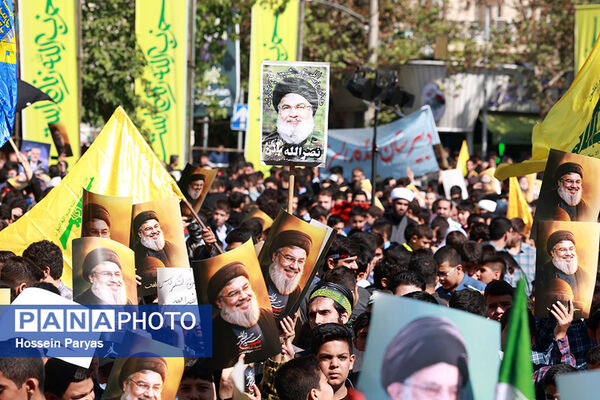 آیین ادای احترام به مقام شامخ شهیدان مقاومت و شهید سید حسن نصرالله
