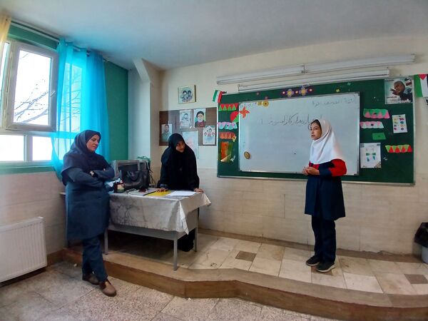برگزاری مراسم تجلیل از دانش‌آموزان ممتاز حوزه نماز و قرآن در طرح بازدید از کارنامه نماز
