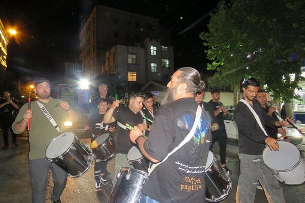 سوگواری عزاداران شهر قیامدشت در شب عاشورای حسینی